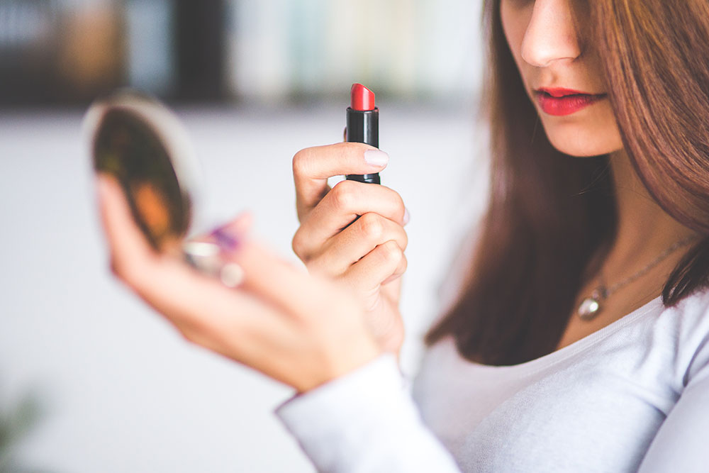 Makeup and Mental Health: How Cosmetics Boost Confidence